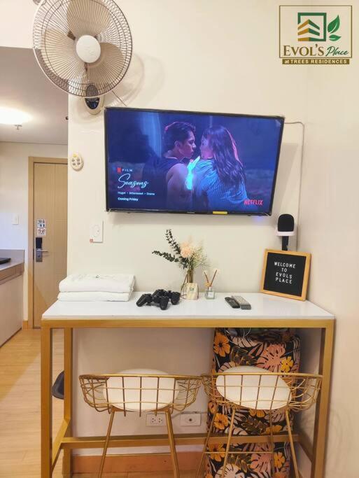 Trees Residences Staycation Evol's Place * Manila